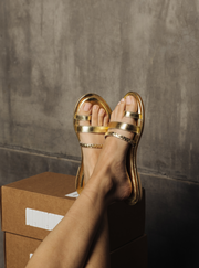 Golden flats in premium leather for women